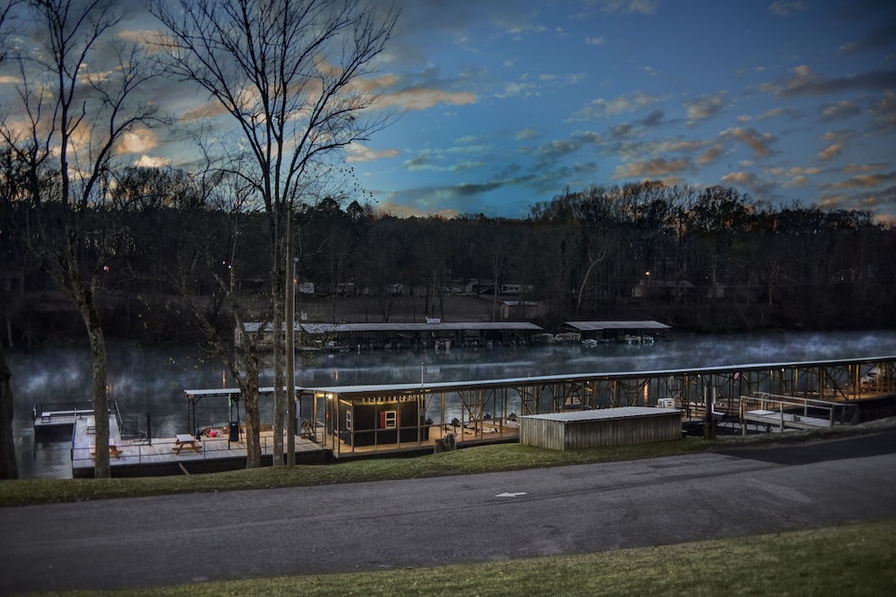 Lindsey's Resort