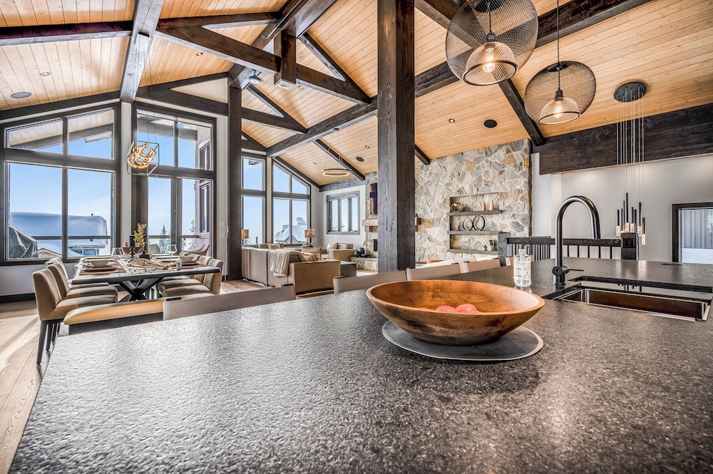 Opulence At Big White