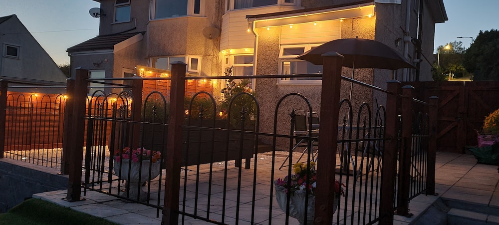 2Bd House With Stunning Views Of The Sea And Gower