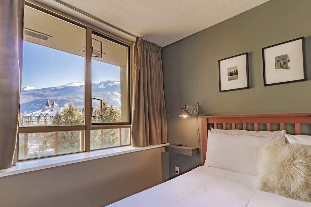 Spacious One Bedroom Suite - 412
