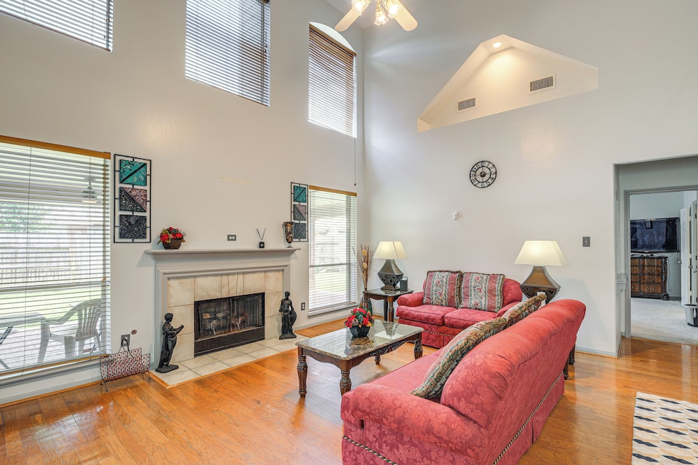 12 Mi to Dtwn Houston: Family-friendly Home!