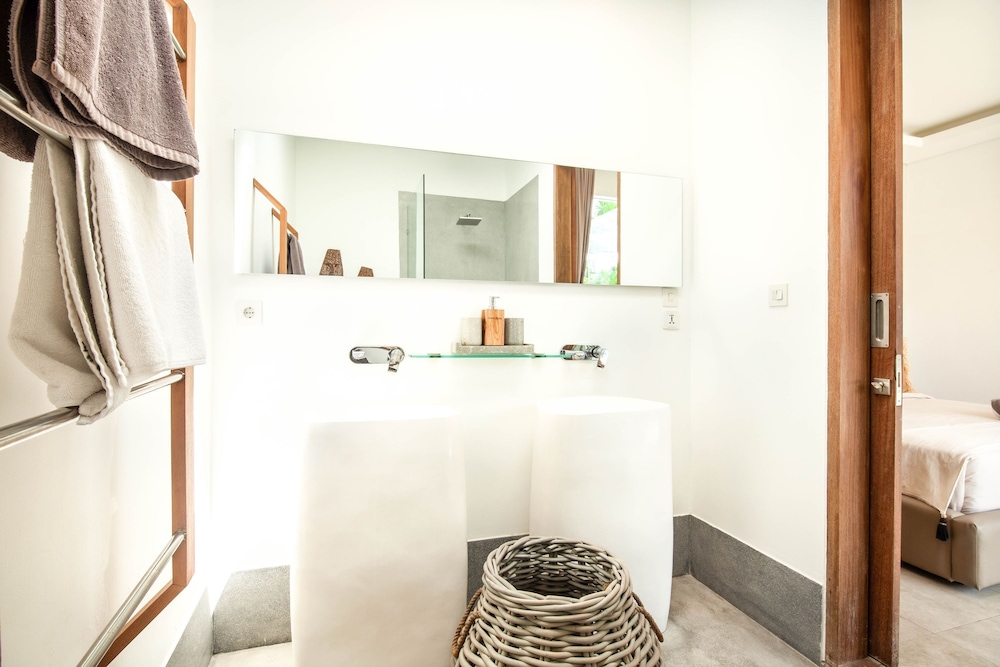 Niko 2 R New Villa Close to Finns Beach Club