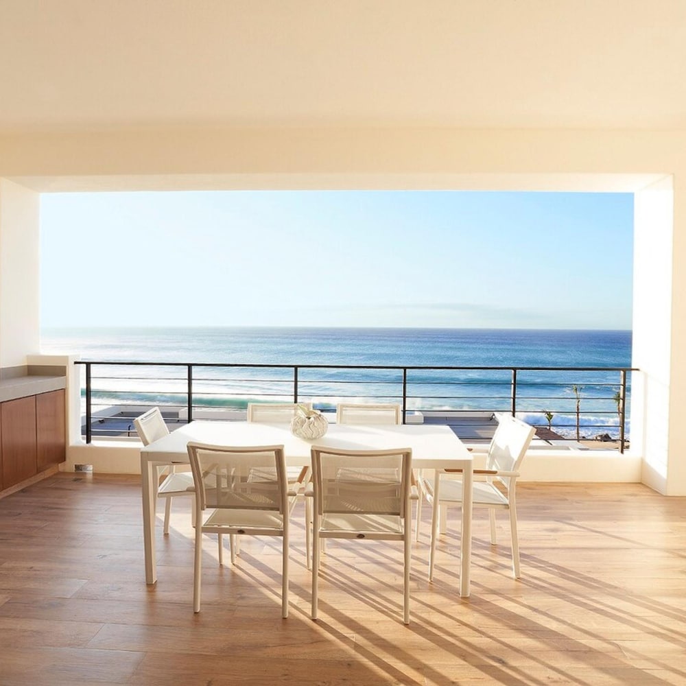 Oceanfront Spacious 3bd Residence