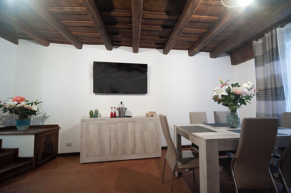 navona jacuzzi apartment