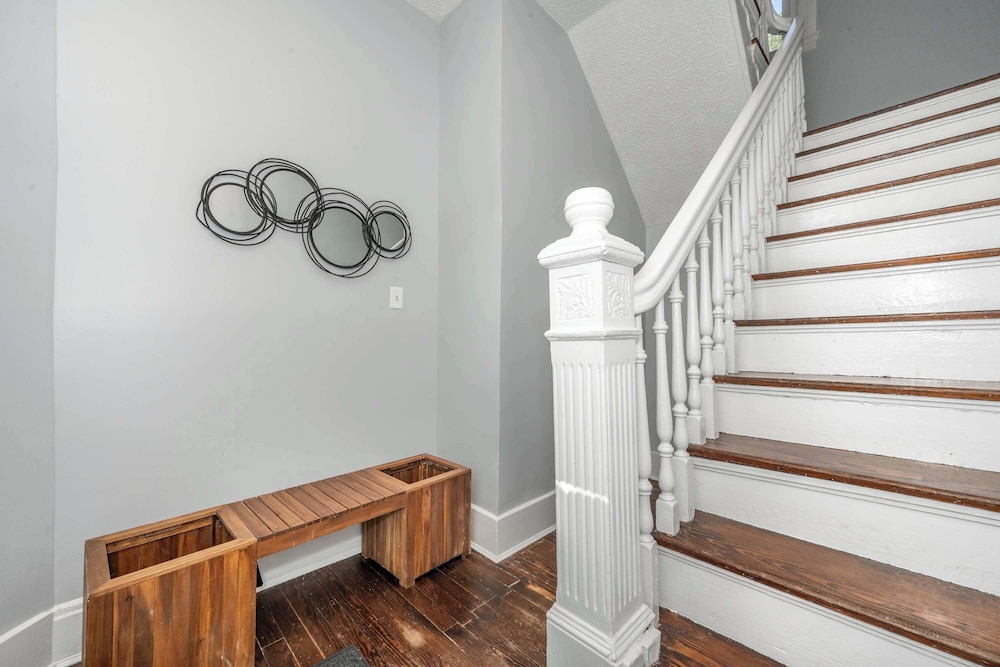 Queen City Suites 2 For 4