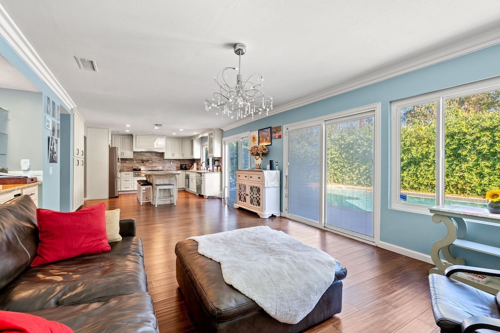 Spacious 4BR Family Retreat w Private Pool