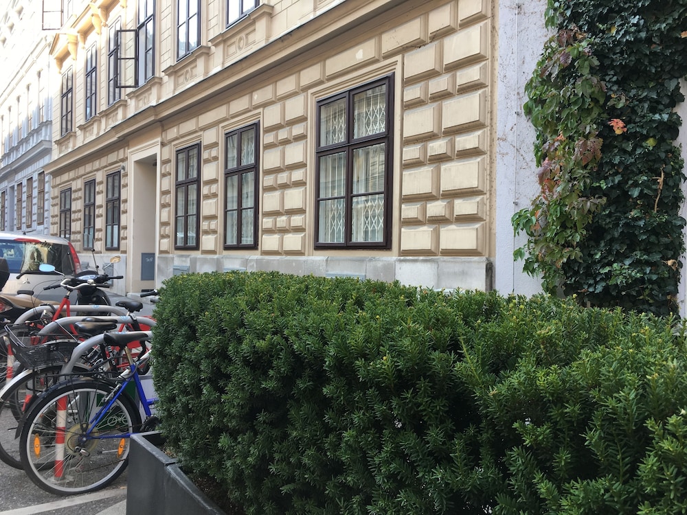 Heart of Vienna Harmoniegasse
