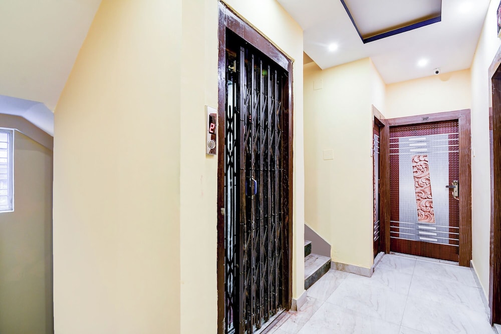 Fabhotel Love Birds Chinar Park