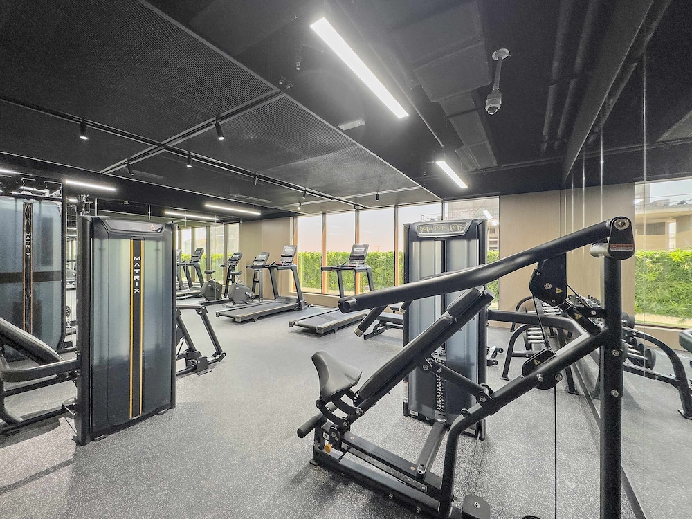 High-end Studio With Rooftop Pool and gym