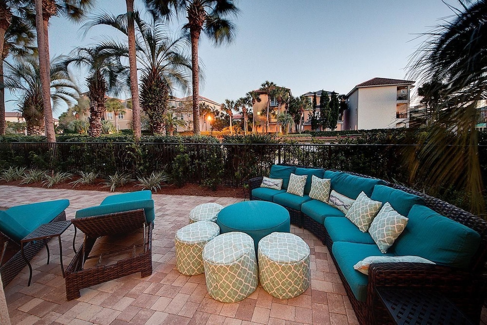 Villa Destiny 6 Bedroom Holiday Home by Five Star Properties