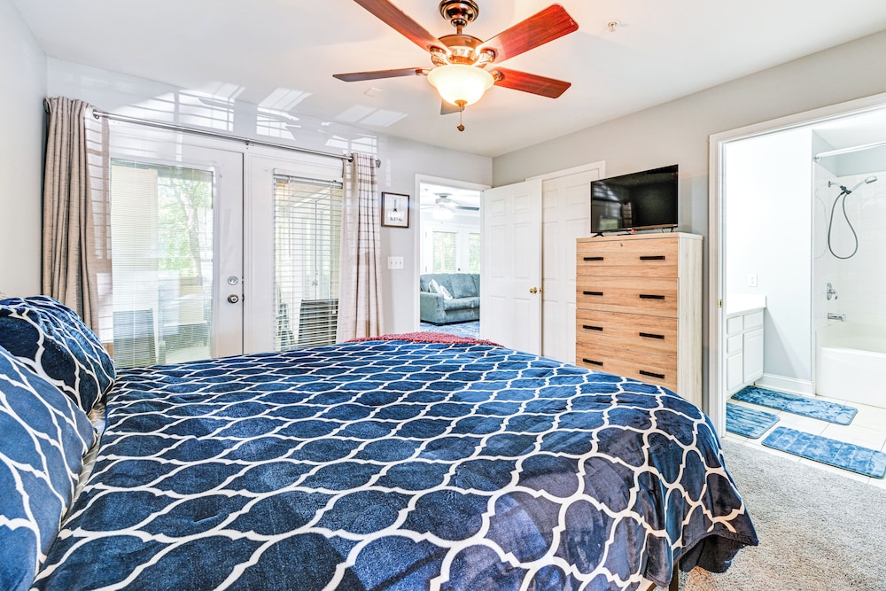1/2 Mi to Bank of America Stadium: Uptown Condo!
