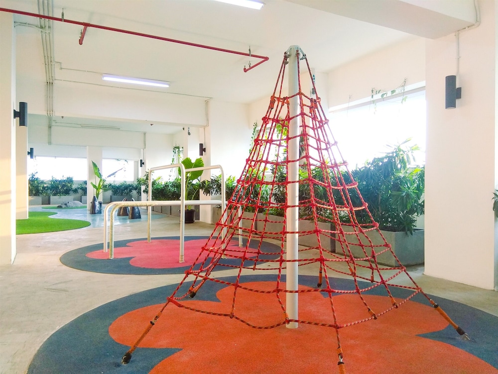 Comfort And Spacious 2Br Grand Kamala Lagoon Apartment