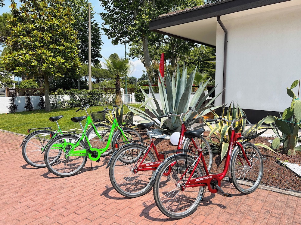 Comfy Bungalow Between Jesolo and Punta Sabbioni