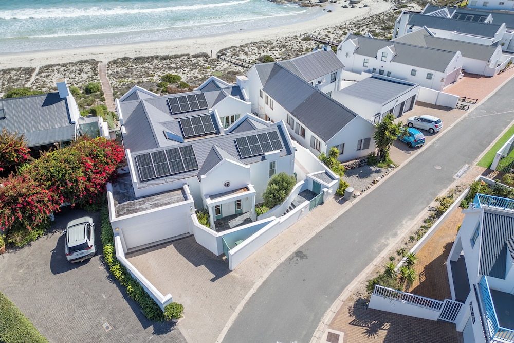 Charming Langebaan Holiday Home With Panoramic Views