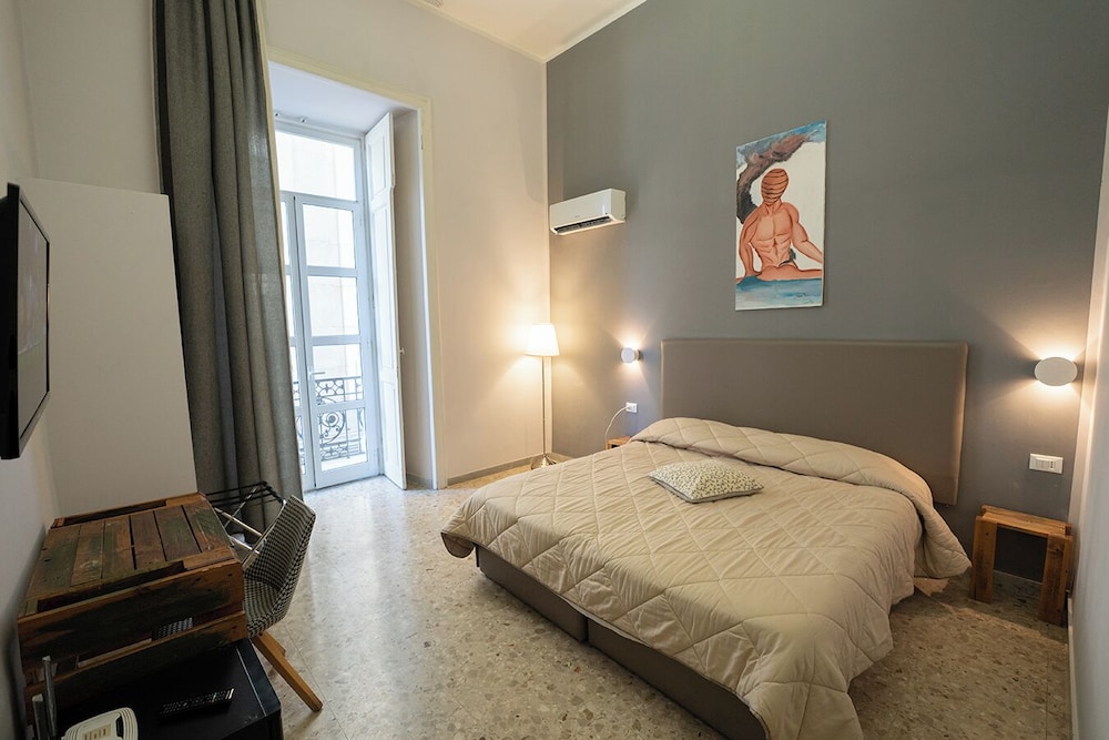 P.C. BOUTIQUE H. LIFESTYLE NAPOLI CENTRO by ClaPa Group Dislocated Hospitality