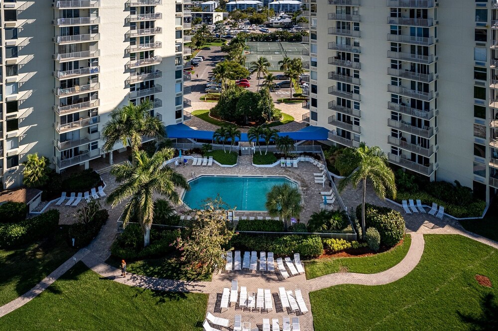 Updated Gulf Front Condo On The South End Of Fort Myers Beach! 1 Bedroom Condo by RedAwning view 5