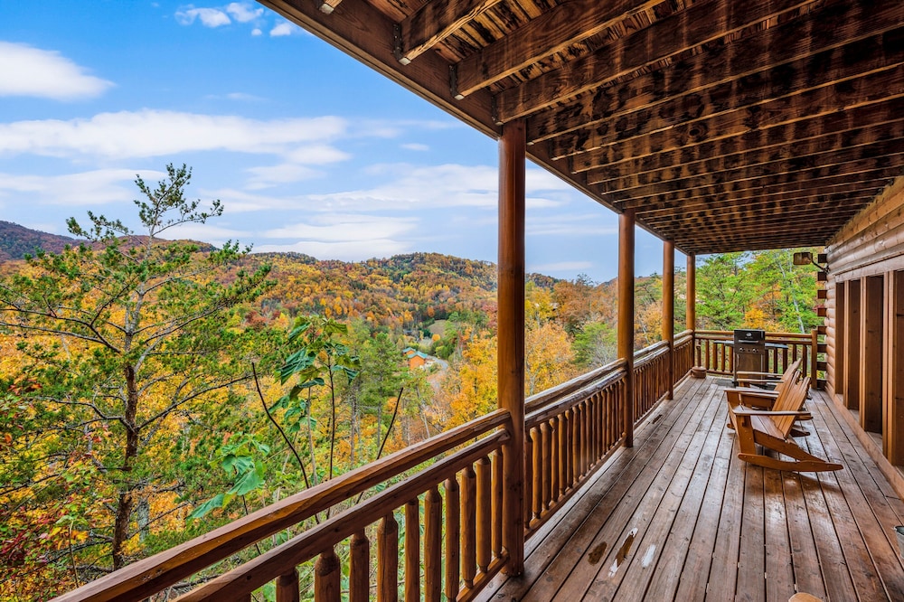 Exquisite Getaway w Indoor Pool Theater