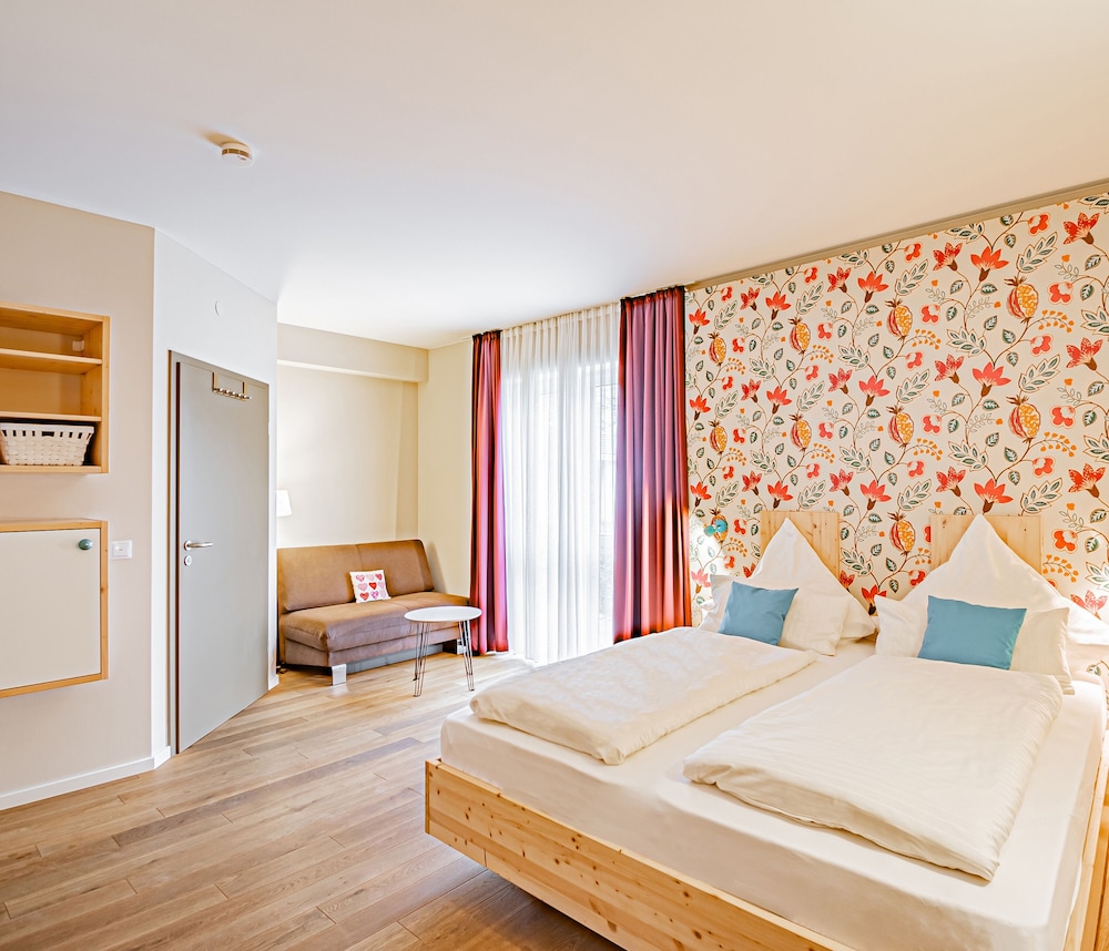 Johannishof Wine-Cafe & Guesthouse