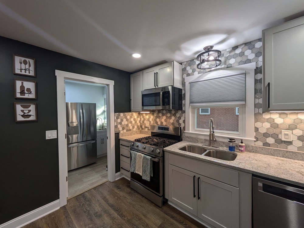 A122 Malone Home
