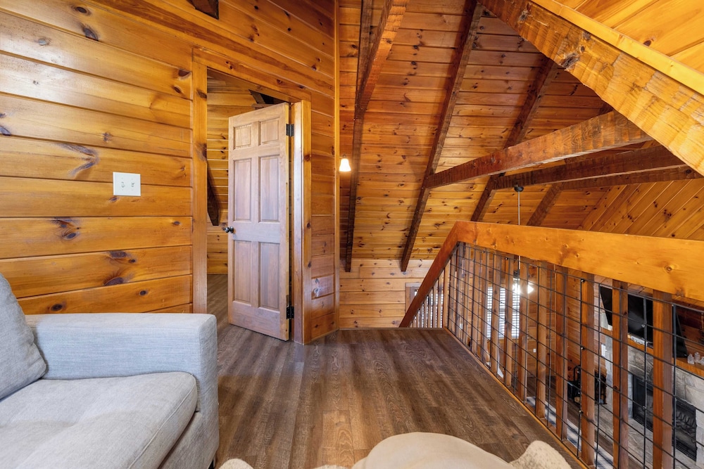 Sleeps 20 3 Cabins w/ Hot Tubs, Game Room, Fire Pit Dudley Trio by Avantstay