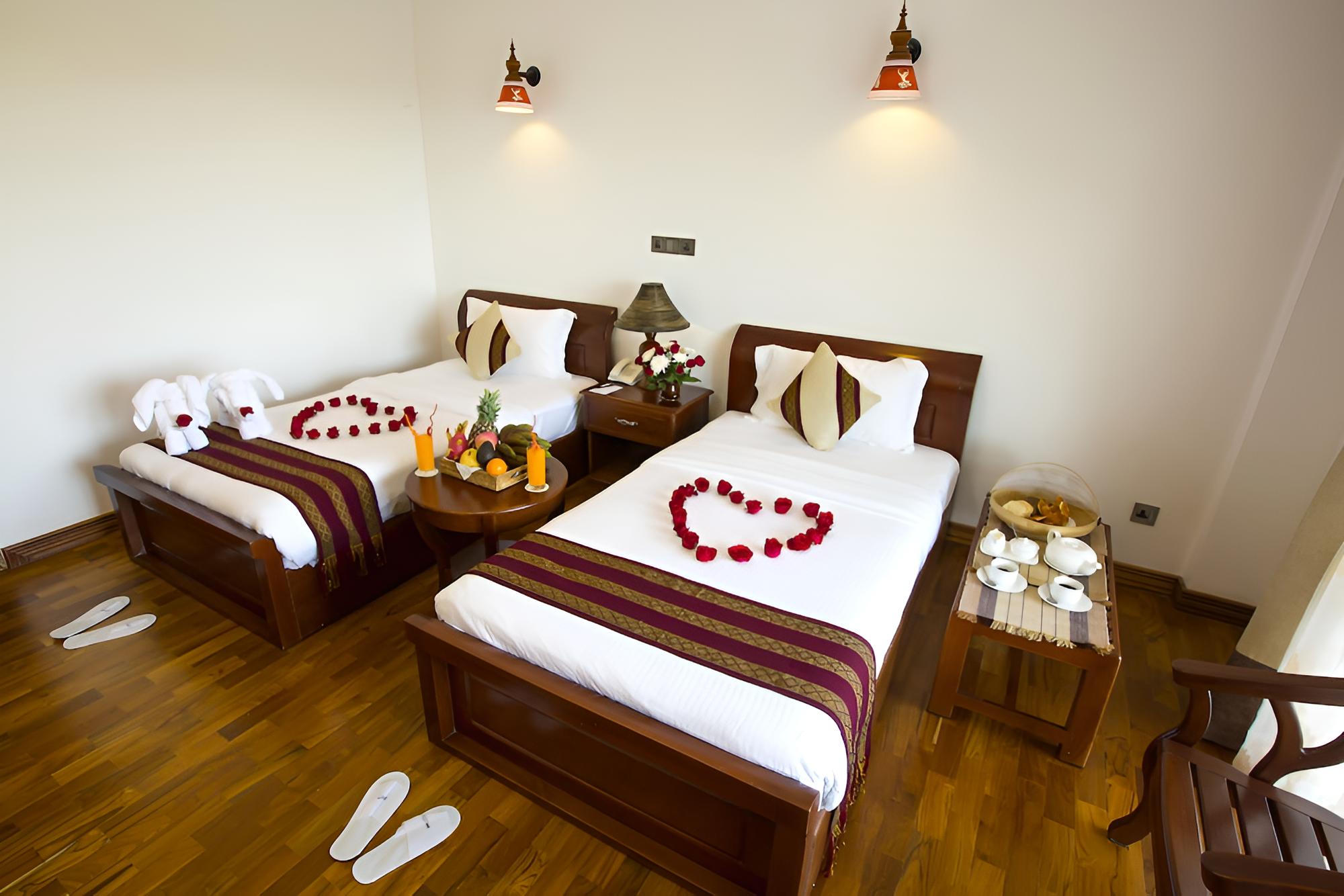 Yadanarpon Dynasty Hotel