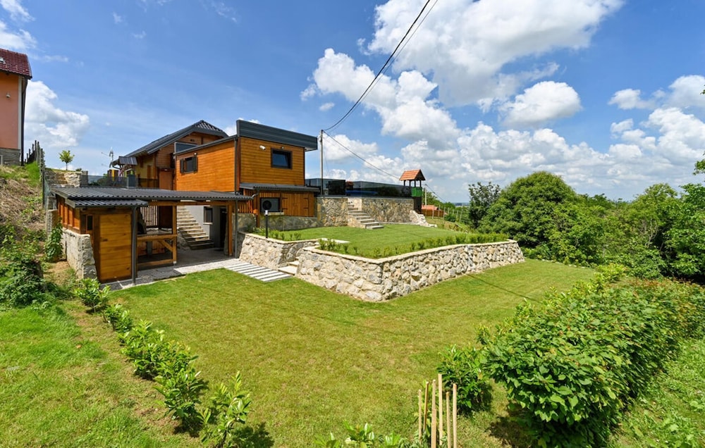 Dream Villa Sleeps 8 With Sauna