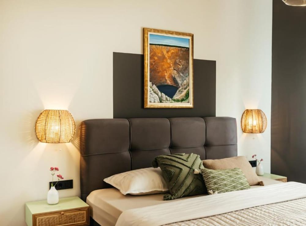 Luxury Villa Lara with Heated Pool, Hot-Tub and Sauna