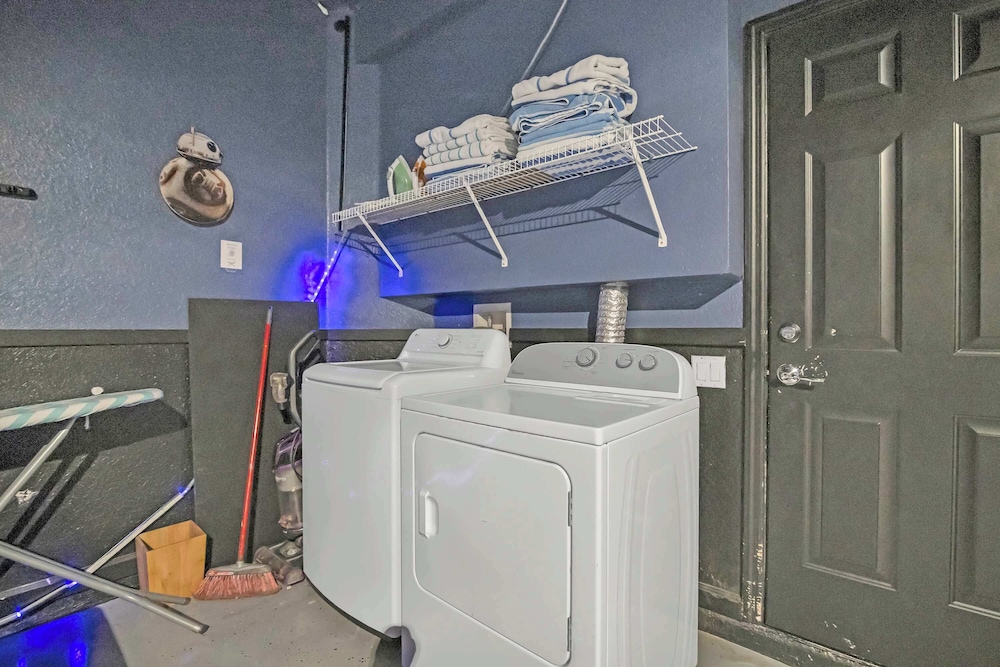 Disney Retreat w/ Wizard & Galaxy Rooms