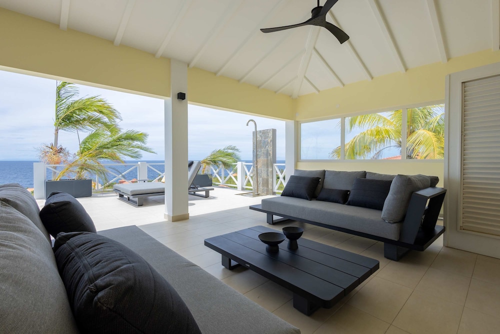Villa Azure Vista 6BR Luxury Stay w 2 Pools