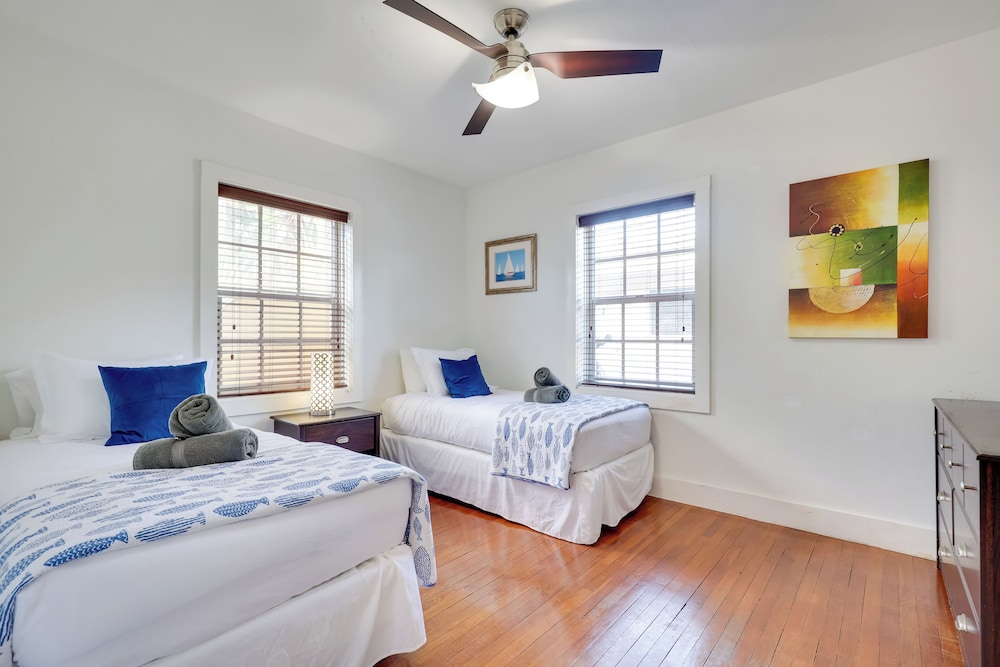House w/ Shared Pool Access: 4 Mi to Beaches!