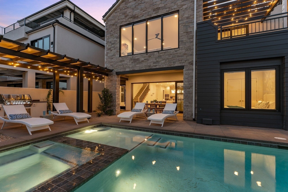 Lula Cove 7 Bedroom Home