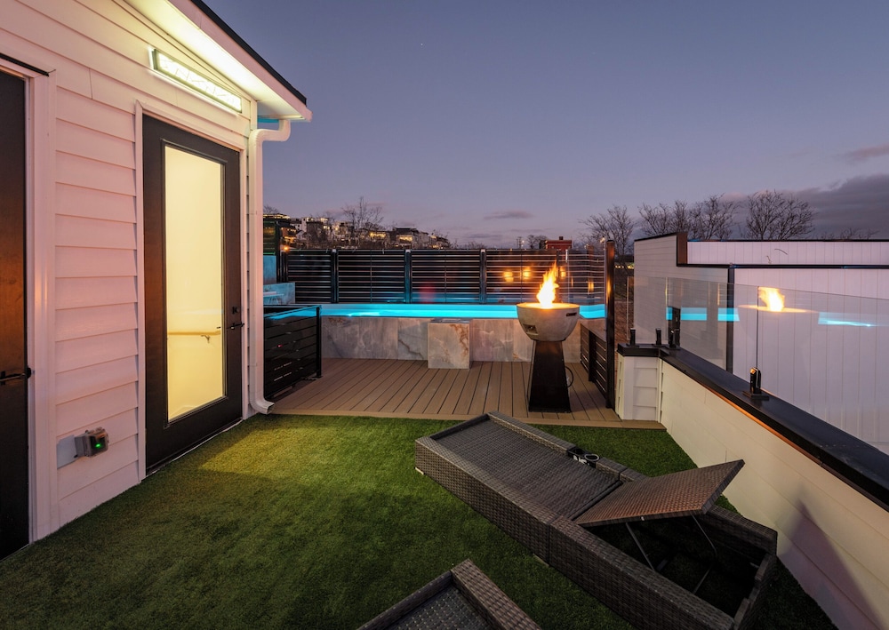 NEW Luxury Home With Rooftop Heated Pool