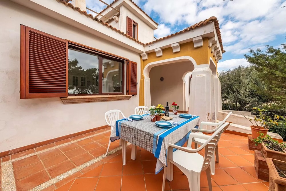 Amazing Detached Villa for 8 Guests Near Stintino