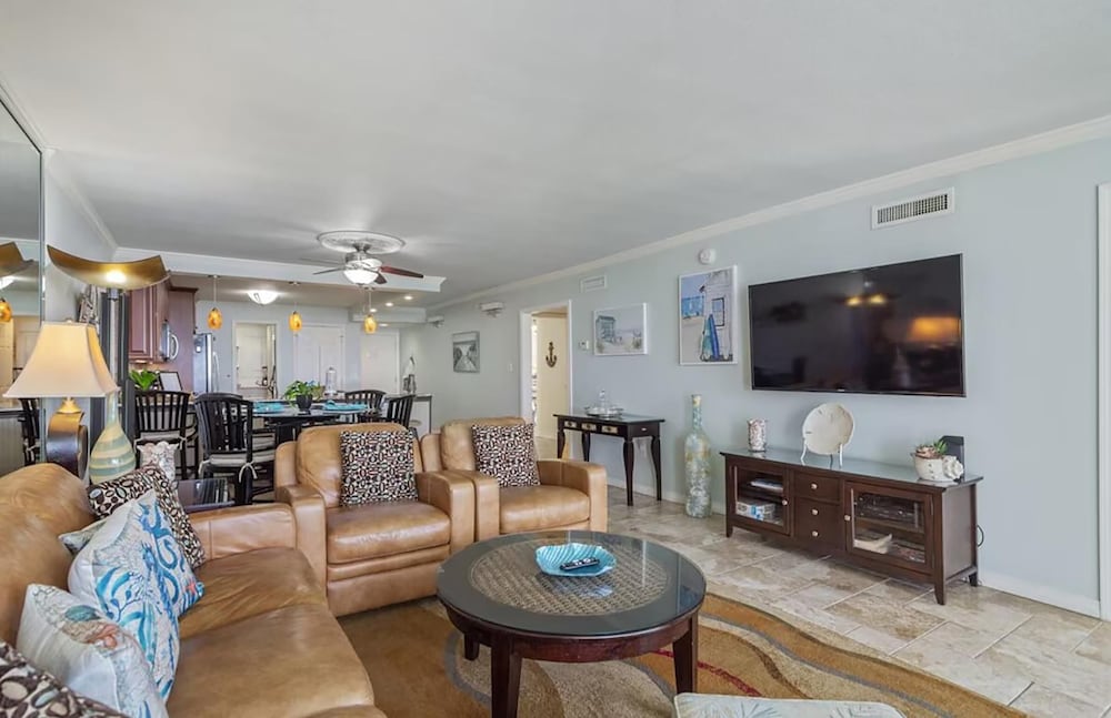Shoreline Towers 1022