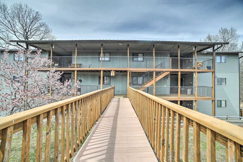 Branson Condo w/ Views: 2 Mi to Silver Dollar City