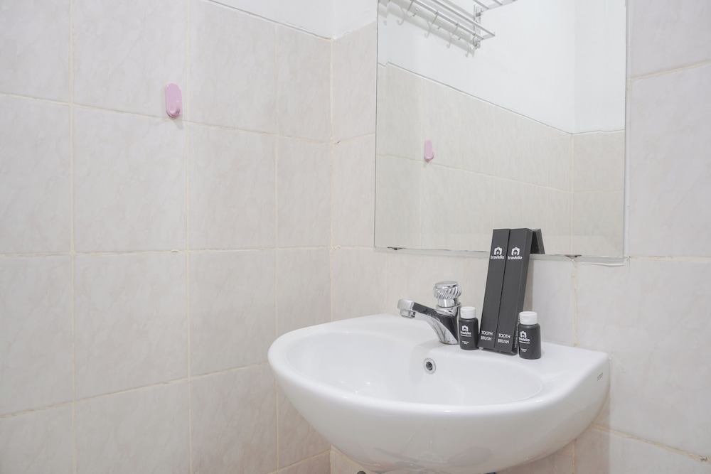 Simply And Homey Studio Apartment At Park View Condominium