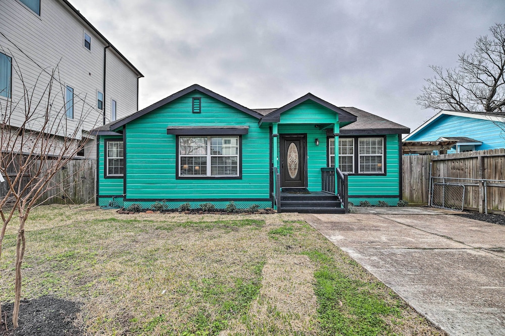 Houston Heights Bungalow - 6 Mi to Downtown! view 3