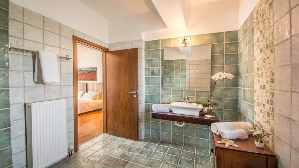 Chania Secluded Gem - Kallithea Private Pool Villa