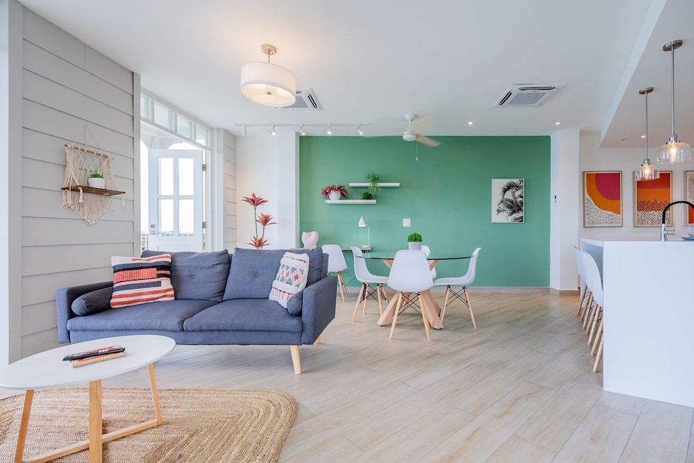 w Fantastic 1BR w Modern Balcony in Panama