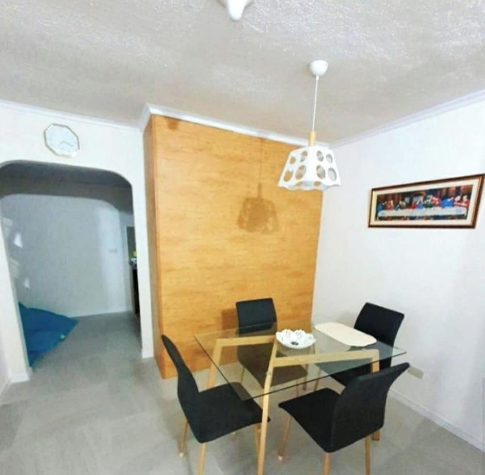 3 Bedroom Fully Furnished Aircon House With Free Car Park