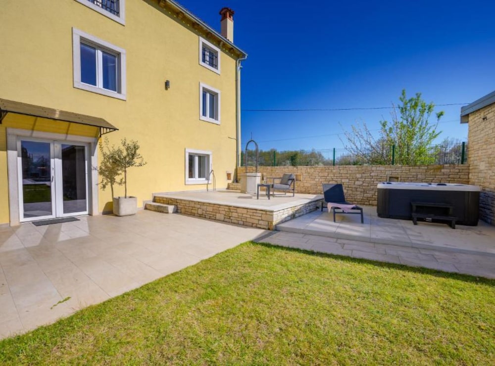 Villa Prestige Azinetti With Pool
