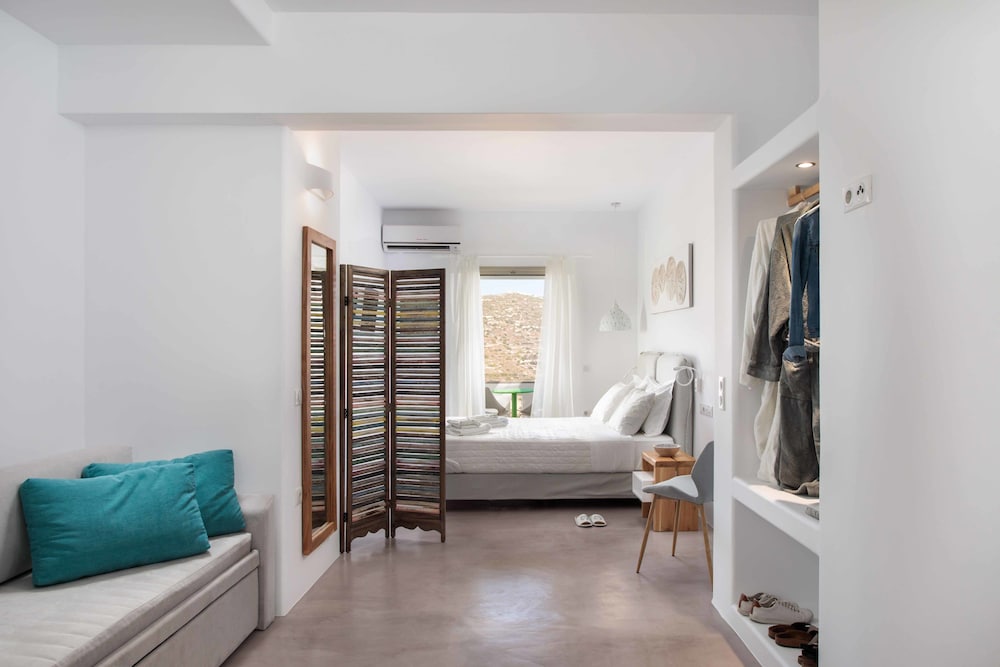 Halcyon Suites and Villas Naxos