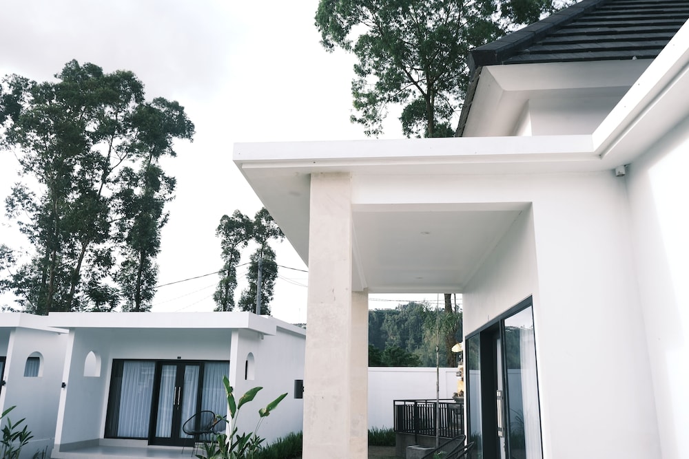 The Vici Batur Villa & Restaurant