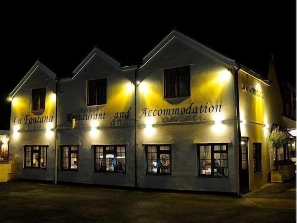 Hotel La Fontana Italian Restaurant With Rooms