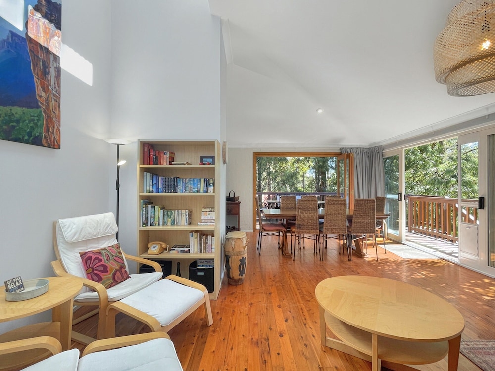 Riverside 3-bed Townhouse With Spacious Deck & BBQ