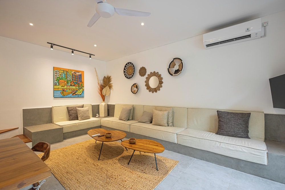 Elegant 5BR Canggu Villa 400m to Pristine Beach