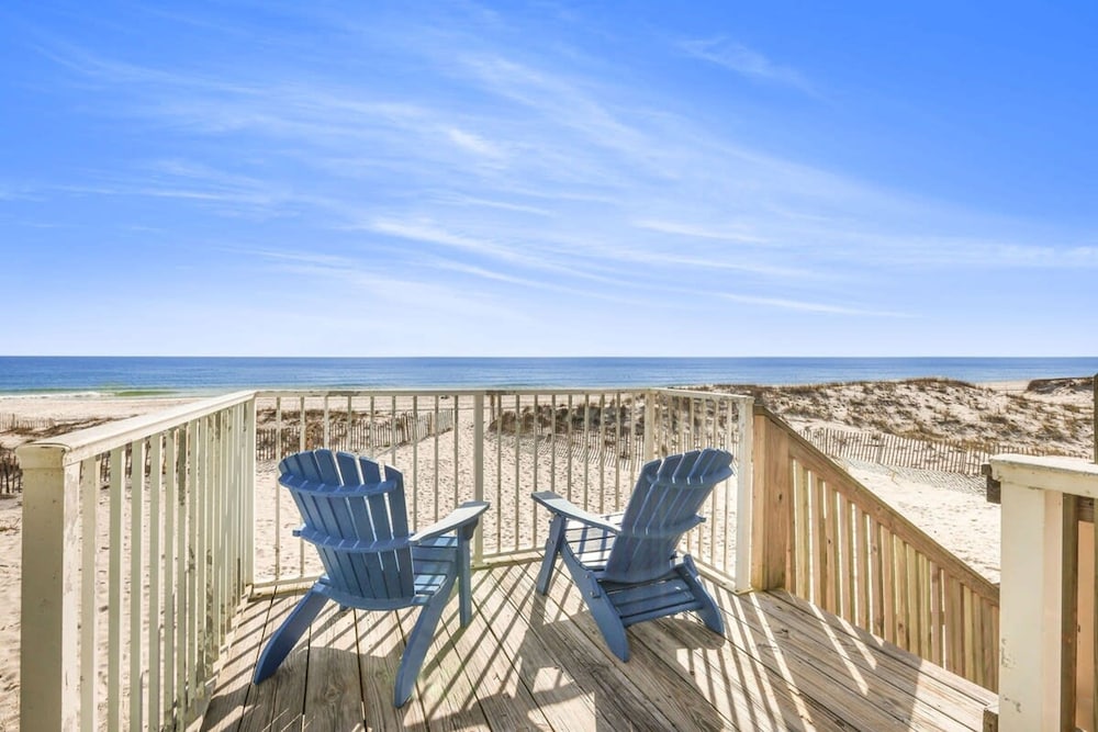 Sunrise Village 215- 2BR 1BA Gulf Front Sleep 6