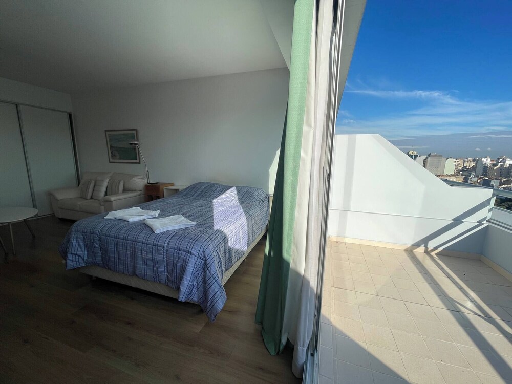 Studio Apartment Panoramic View of Bsas Above 9 de Julio Avenue - Image 3