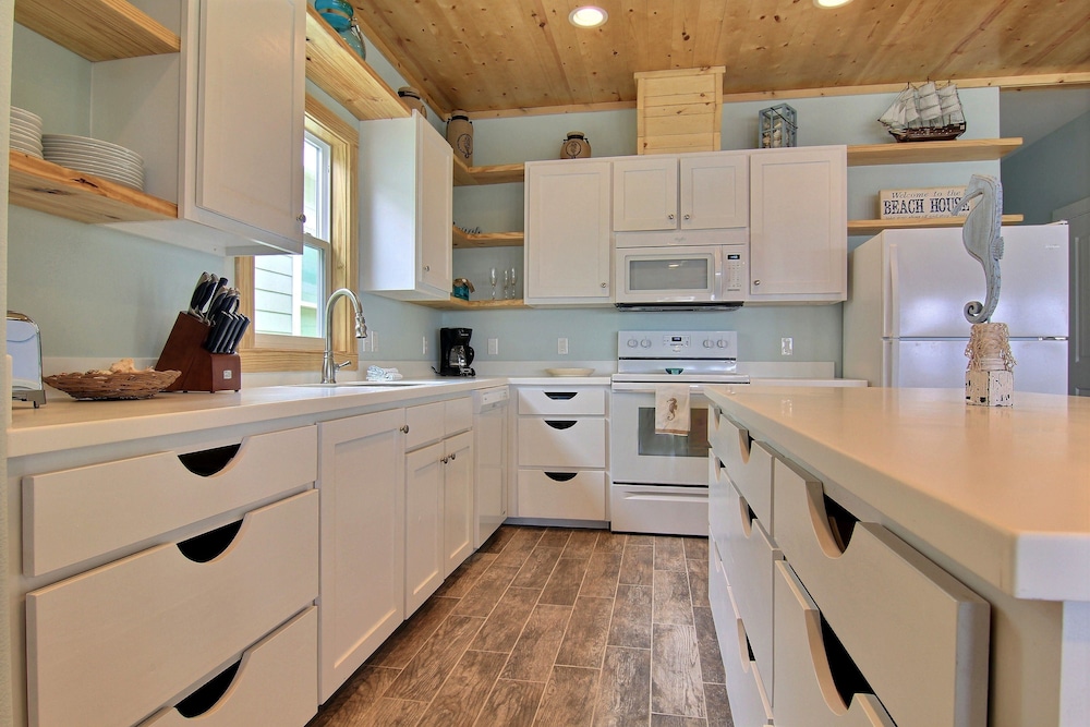 Seahorse Shanty OV32