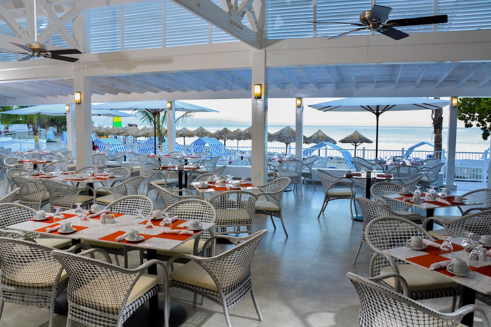 Jamaica Vacations - Grand Decameron Cornwall Beach, A Trademark All-Inclusive Resort - Property Image 62